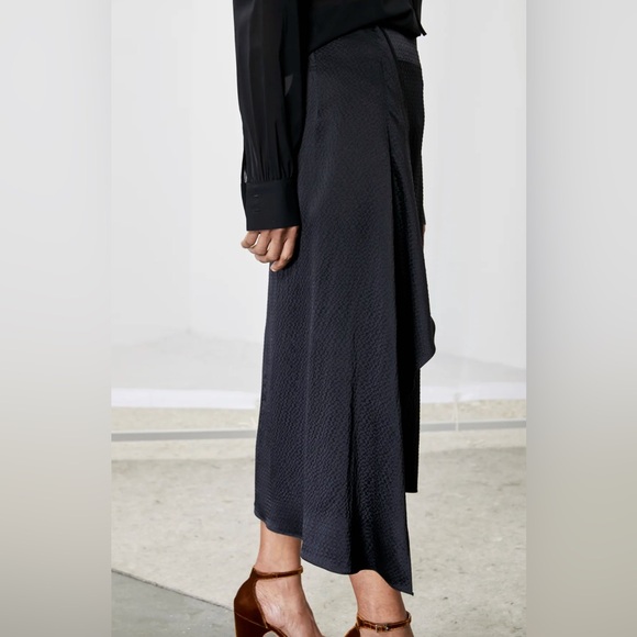 Rachel Comey Nightcap Silk Skirt, Black, Size 2, Gently worn, In great condition - Picture 3 of 5